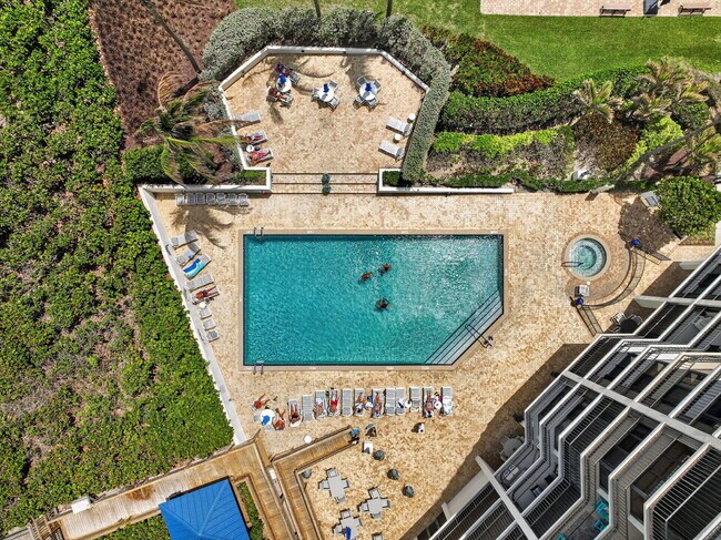 Building Photo - 9650 S Ocean Dr