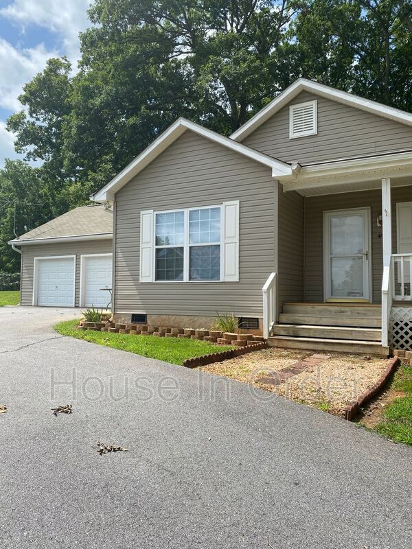Building Photo - 47 Deer Meadows Dr