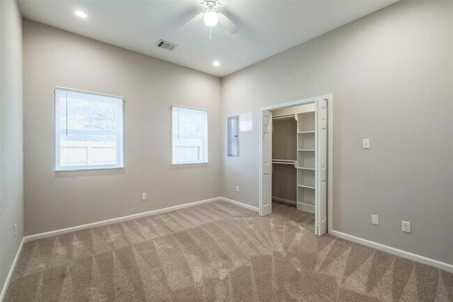 Building Photo - 3207 Avenue O