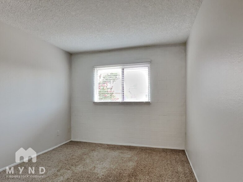 Building Photo - 15049 N 29th Ave