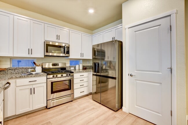 Building Photo - 3525 Sparrow Ct