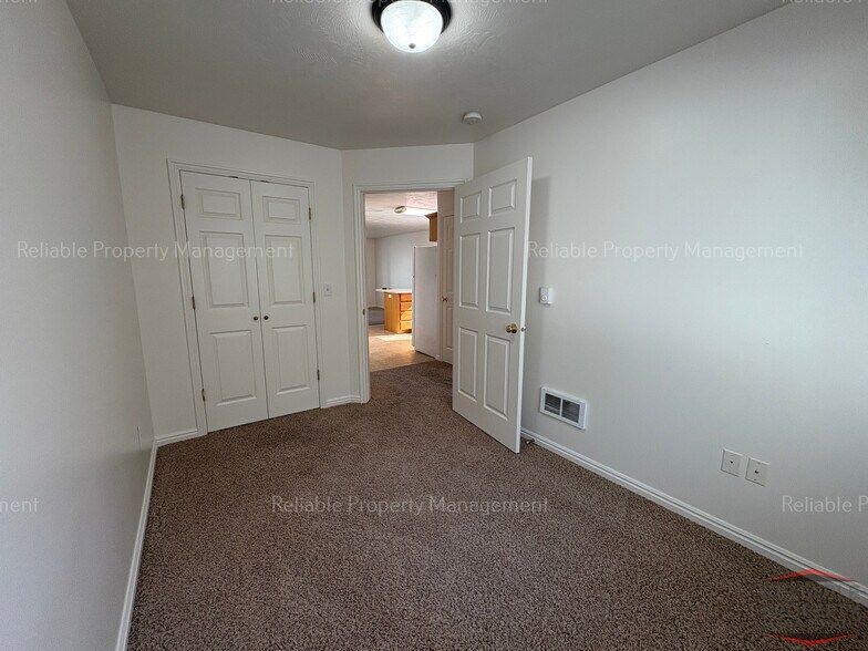 Building Photo - 3108 E Chasewood Dr