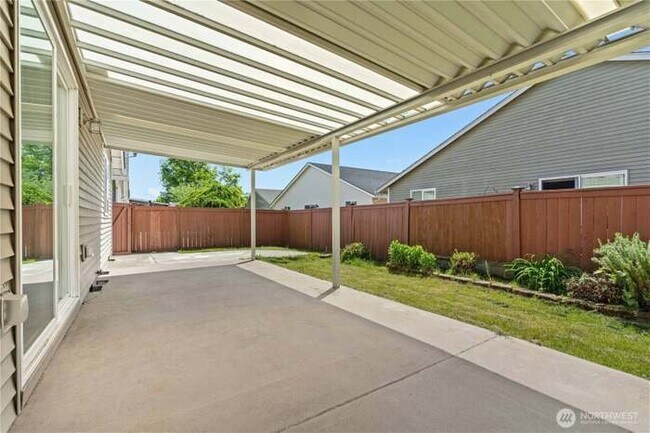 Building Photo - 7101 33rd Way NE
