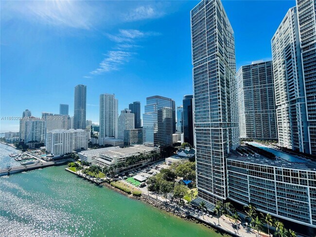 Building Photo - 801 Brickell Key Blvd