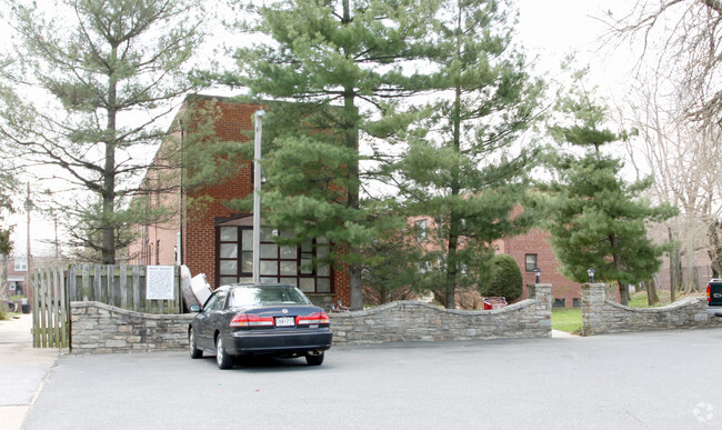 Building Photo - Wilrose Courtyard Apartments
