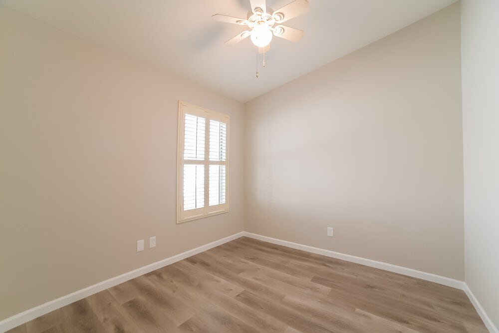 Building Photo - 15345 W Lea Ln