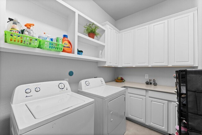 Building Photo - 2836 Jehlon Ln