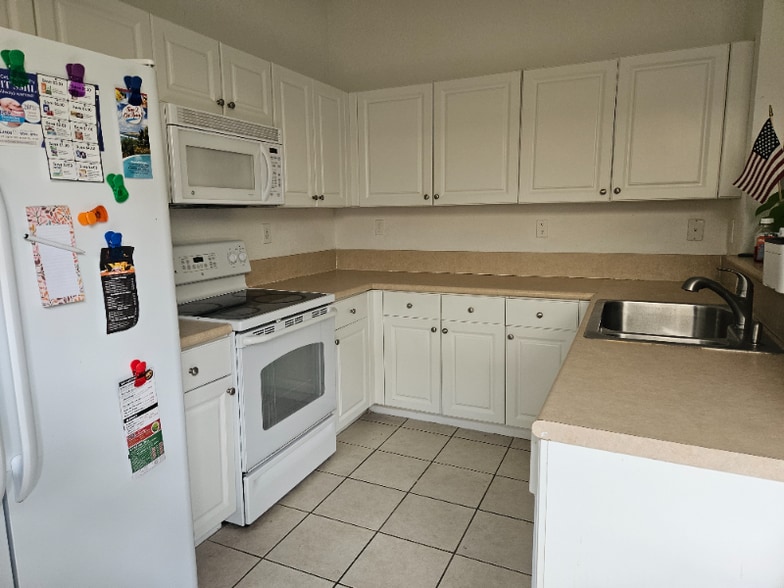 Building Photo - 12819 SW 135th Terrace