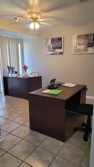 Building Photo - 4865 Folsom Dr