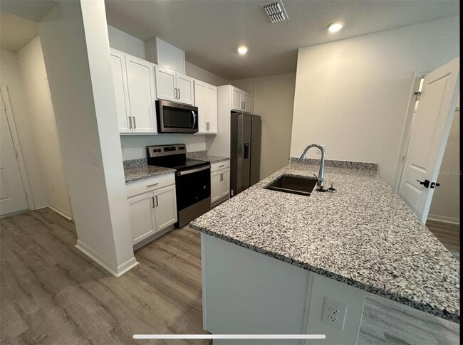 Building Photo - 662 Stoney Pointe Cir