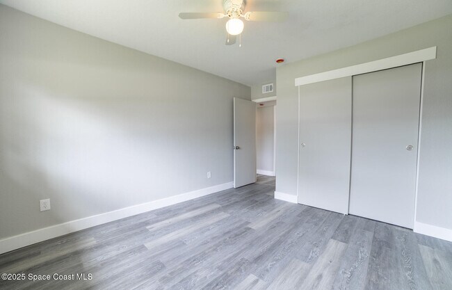 Building Photo - 1131 Linda Ave