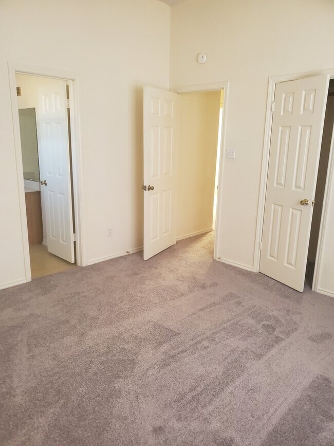 Building Photo - 3504 Rainforest Ln