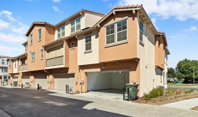 Building Photo - 4363 E Commerce Way
