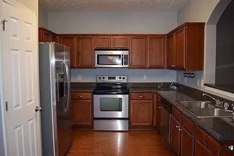 Building Photo - Charming 3-Bedroom Home in Brentwood with Spacious Layout and Modern Comforts!