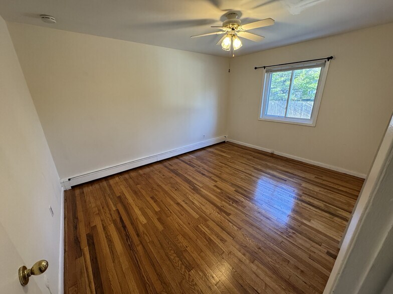 Building Photo - 56 Myrtle Ave