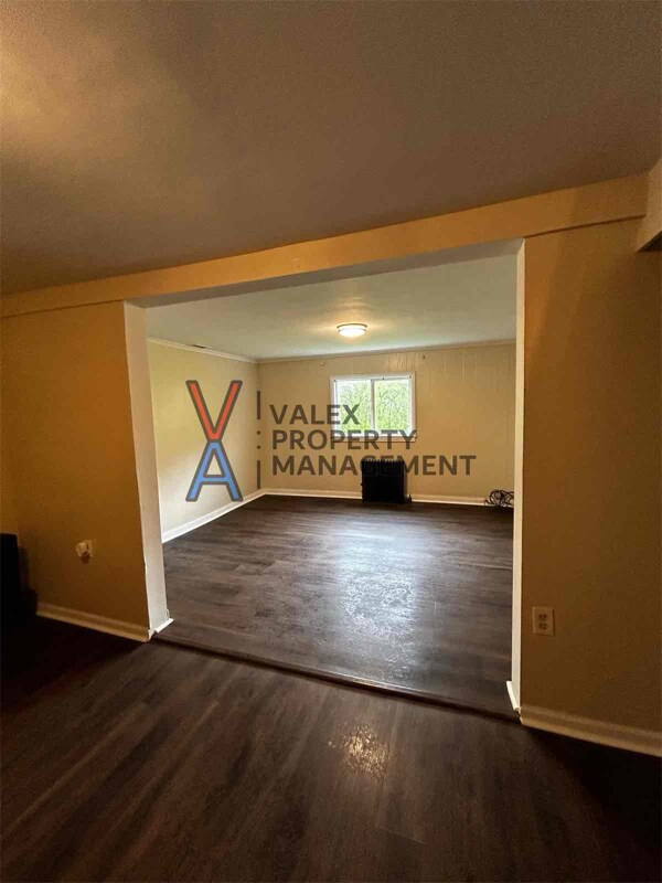 Building Photo - 34 cemetery street