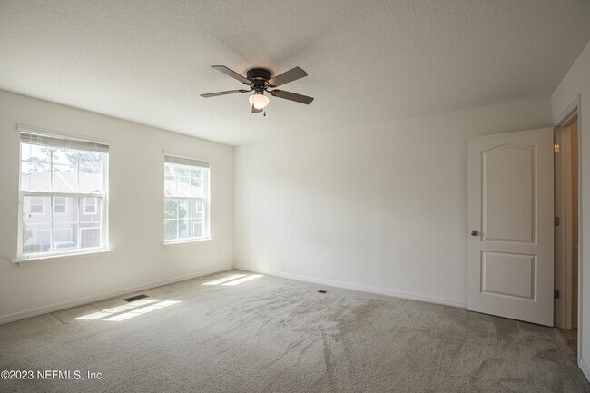 Building Photo - 11657 Hickory Oak Dr