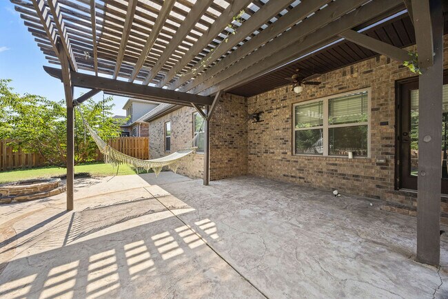 Building Photo - 4100 SW Deerfield Blvd