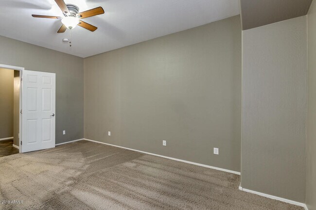 Building Photo - 7219 N 73rd Dr