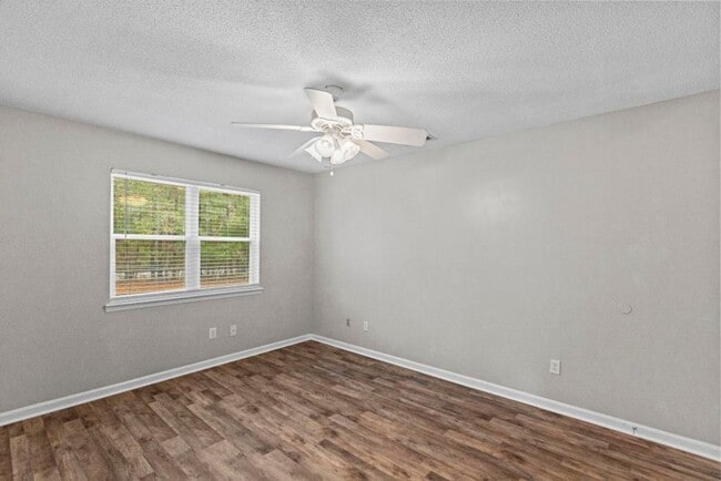 Building Photo - Cul-de-Sac Homesite!