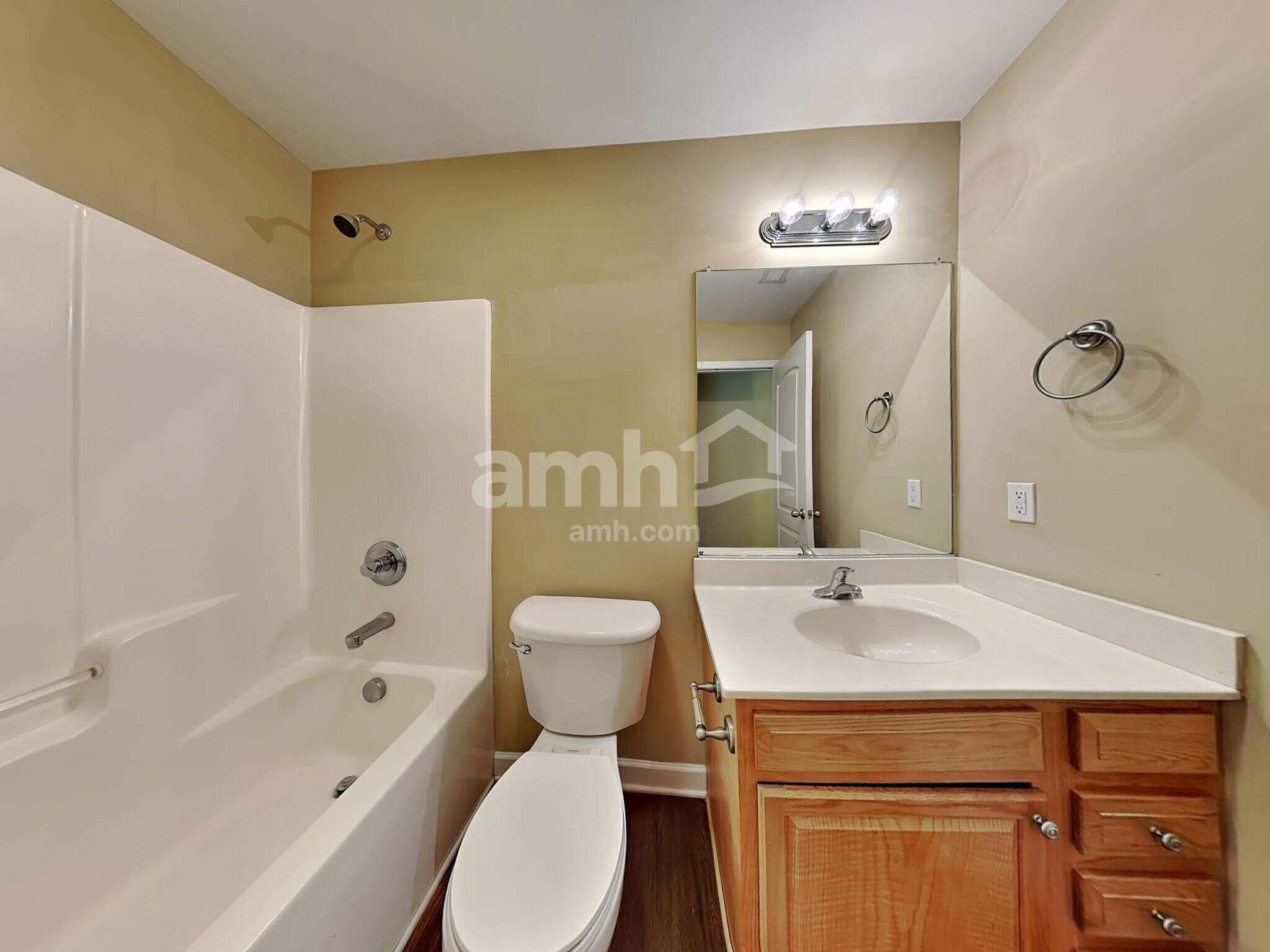 Building Photo - 1935 Shillington Dr