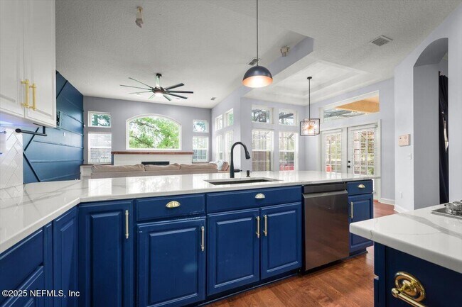 Building Photo - 577 Golden Links Dr