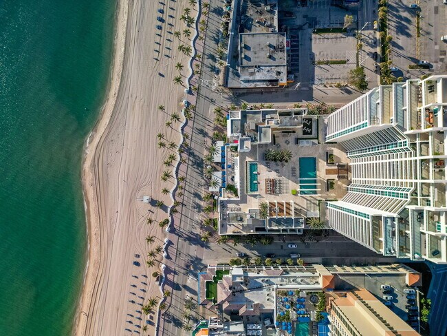 Building Photo - 101 S Fort Lauderdale Beach Blvd