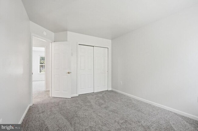 Building Photo - 11 St Marks Ct