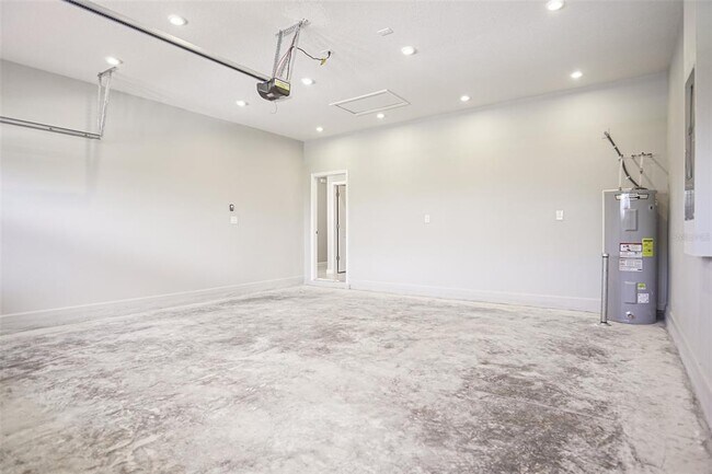 Building Photo - 1892 Basenji Dr