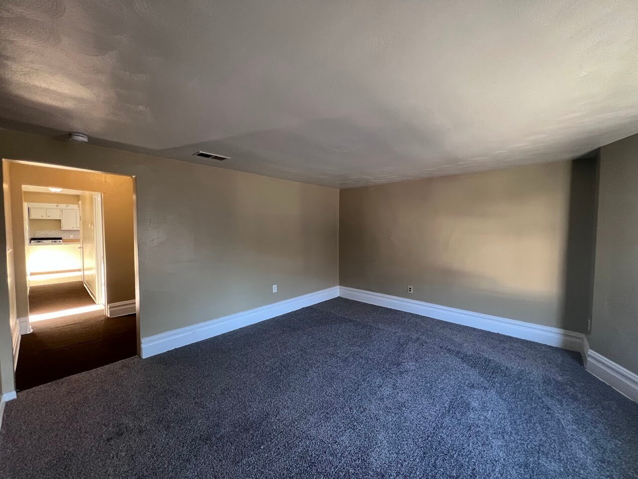 Building Photo - 310 28th St