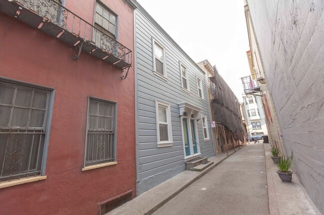 Building Photo - 4himmelmann