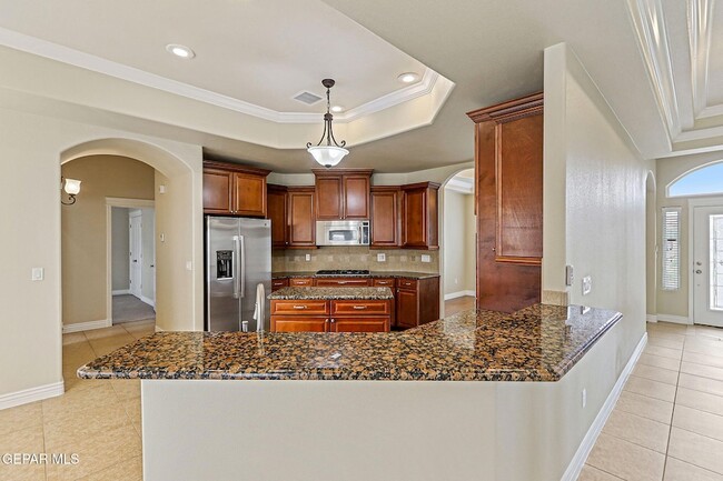 Building Photo - 6285 Wildwood Ct