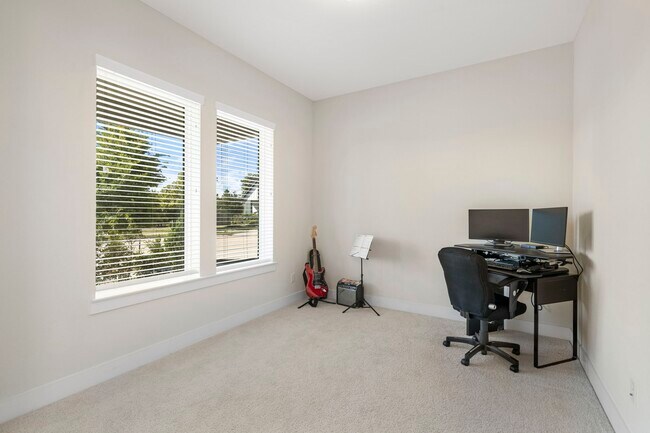 Building Photo - 28750 Shoalhaven Ct