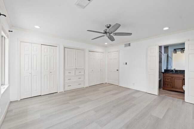 Building Photo - 6249 Overbrook Ln