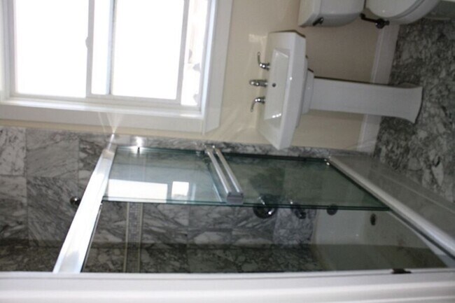 Building Photo - 3155 Broderick St