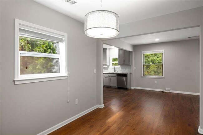 Building Photo - 1398 Deerwood Dr