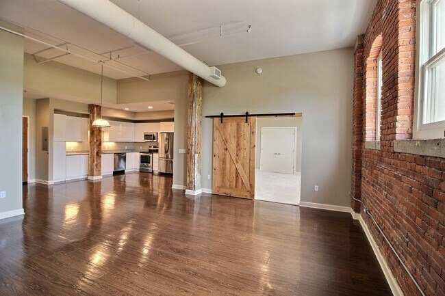 Building Photo - 2220 Superior Via