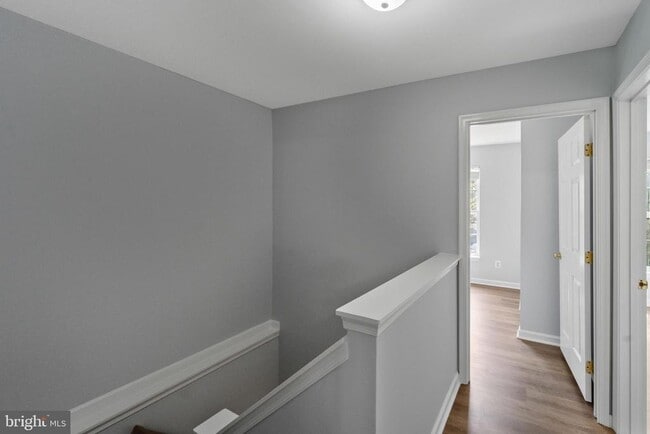 Building Photo - 15743 Viewpoint Cir