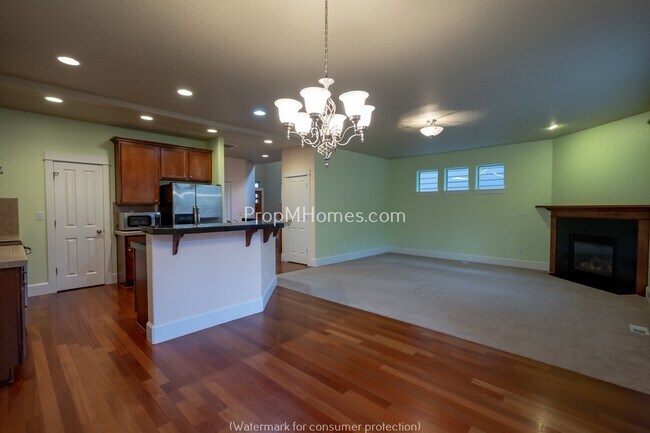 Building Photo - Beautiful Three Bedroom Home in Bethany - Available Now!