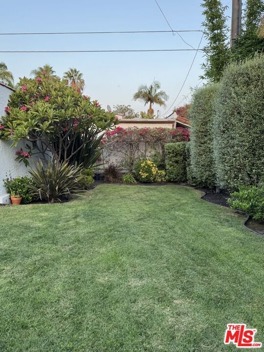 Building Photo - 326 N La Jolla Ave