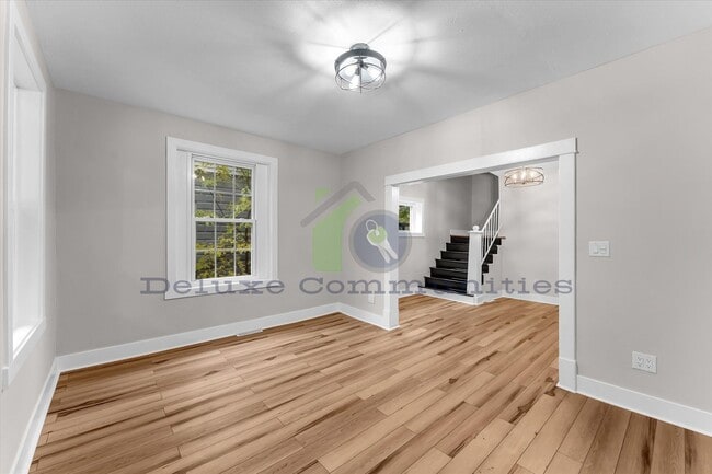 Building Photo - 724-724 Adams St SE