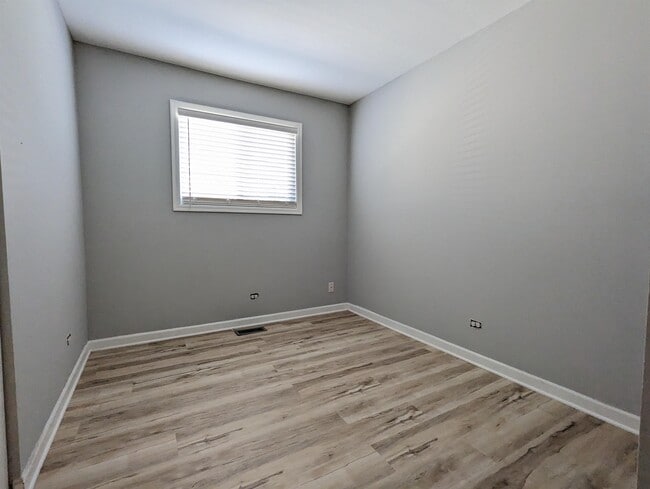 Building Photo - 532 Pleasure Dr