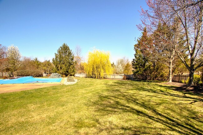 Building Photo - 21927 Castlehill Ct