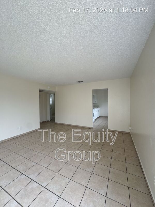 Building Photo - 624 N Garden St