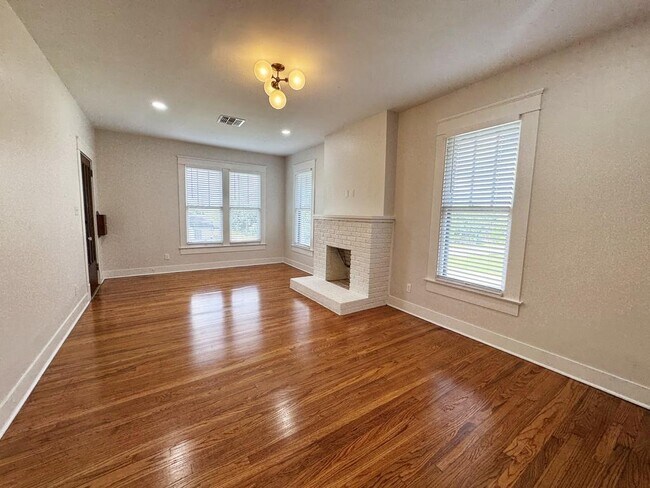 Building Photo - 508 W Forrest St