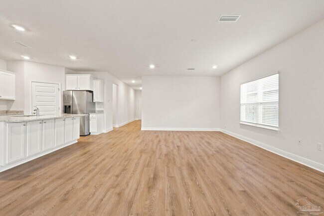 Building Photo - 7745 Burnside Lp