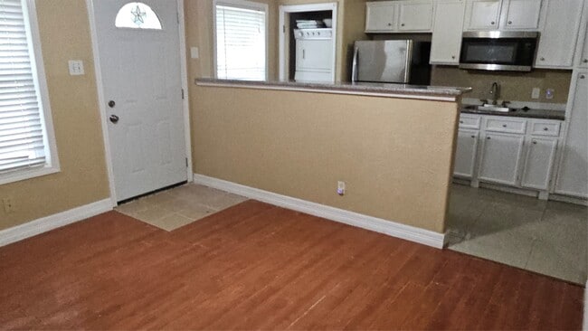 Building Photo - 5603 Northridge Dr