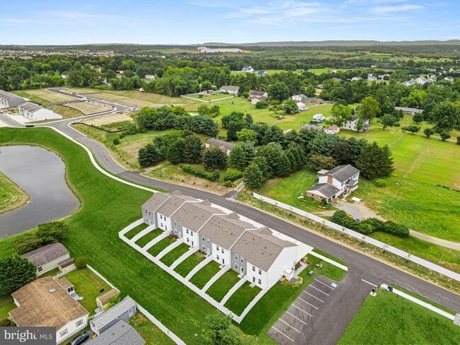 Building Photo - 37 Wisdom Ln