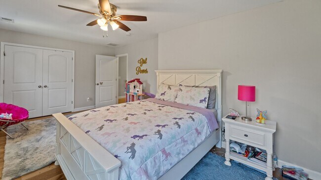 Building Photo - Beautifully Upgraded Home with Outdoor Fire Pit and Fenced Backyard in Buckhead East