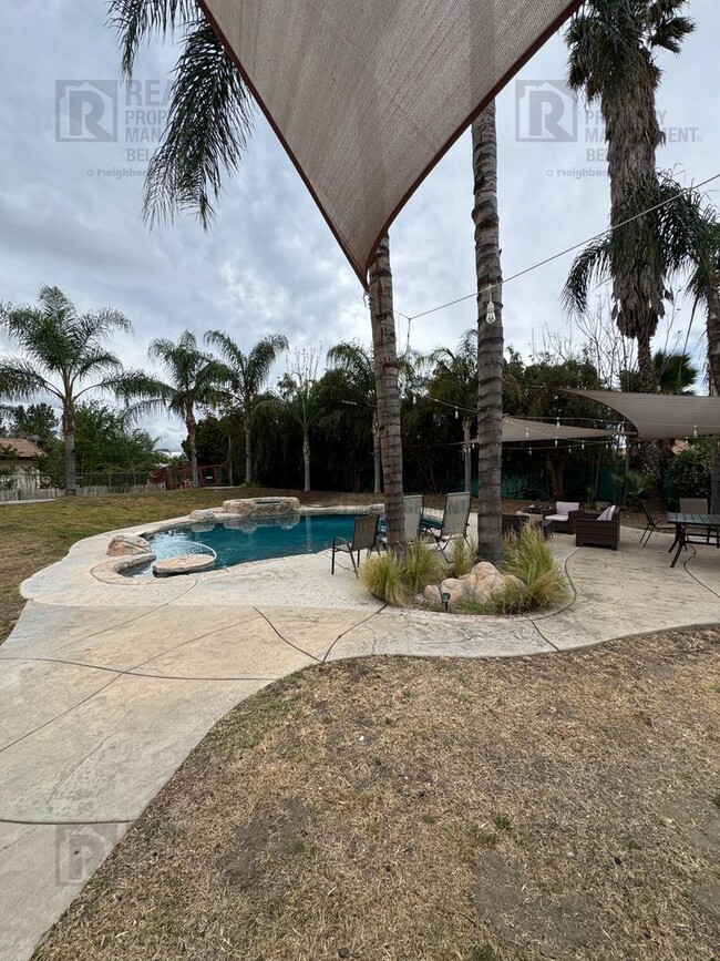 Building Photo - Luxury Living Awaits: Stunning 4-Bedroom Cul-de-Sac Retreat with Pool & Spa in Hemet!